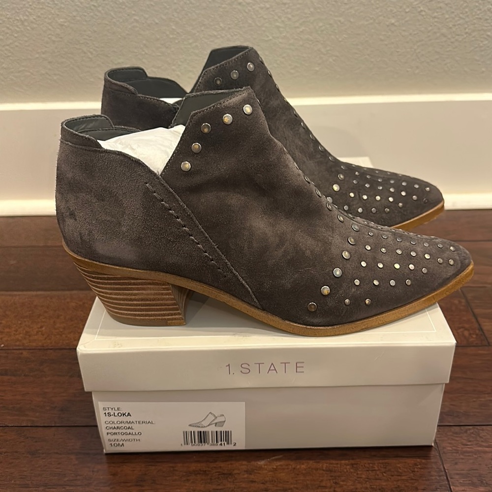 1.State  size 10 Gray Suede ankle booties